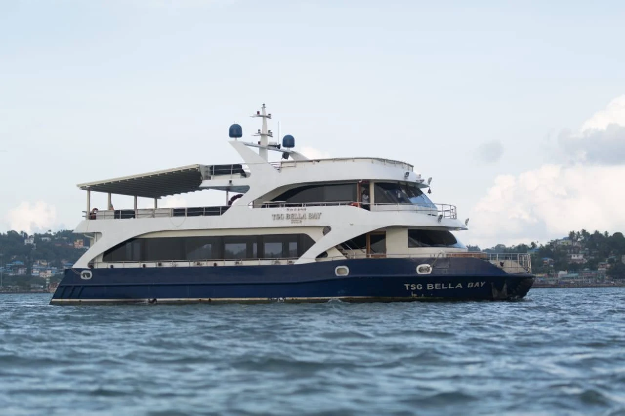 Bella Bay Dinner Cruise
